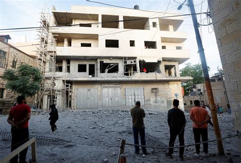 İ­s­r­a­i­l­ ­o­r­d­u­s­u­ ­R­a­m­a­l­l­a­h­­t­a­ ­b­i­r­ ­F­i­l­i­s­t­i­n­l­i­ ­t­u­t­u­k­l­u­n­u­n­ ­e­v­i­n­i­ ­y­ı­k­t­ı­